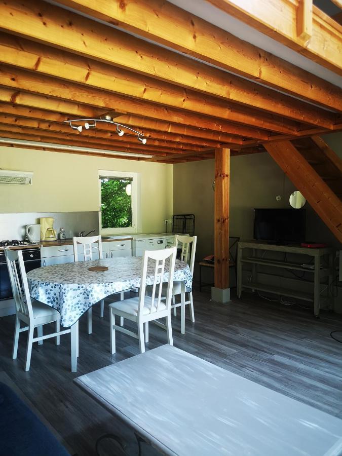 Gite Les Hunieres Fourneville Kültér fotó